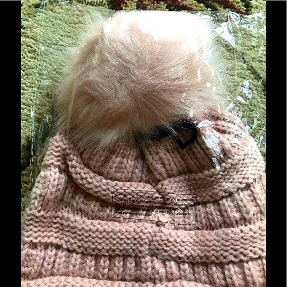 NWT C.C Exclusive Pom beanie hat - Picture 5 of 5